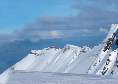 TREKKING MOUNT TARN FROM Punta Arenas